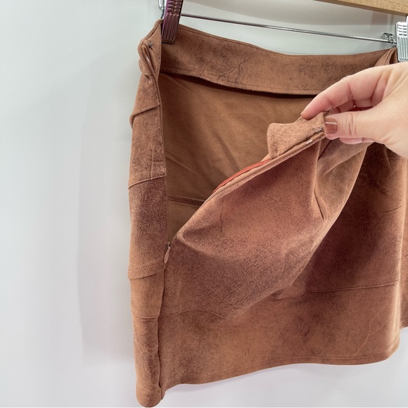 Free People Camel Summer Love Vegan Leather Mini Skirt Size 10 - Picture 6 of 12